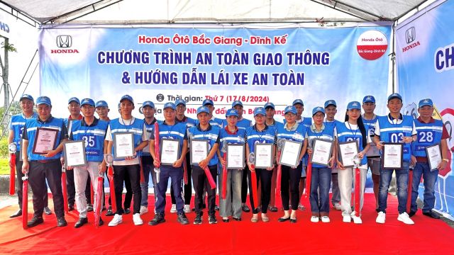 Chương trình “An Toàn Giao Thông & Hướng Dẫn Lái Xe An Toàn” T8.24 thành công tốt đẹp.