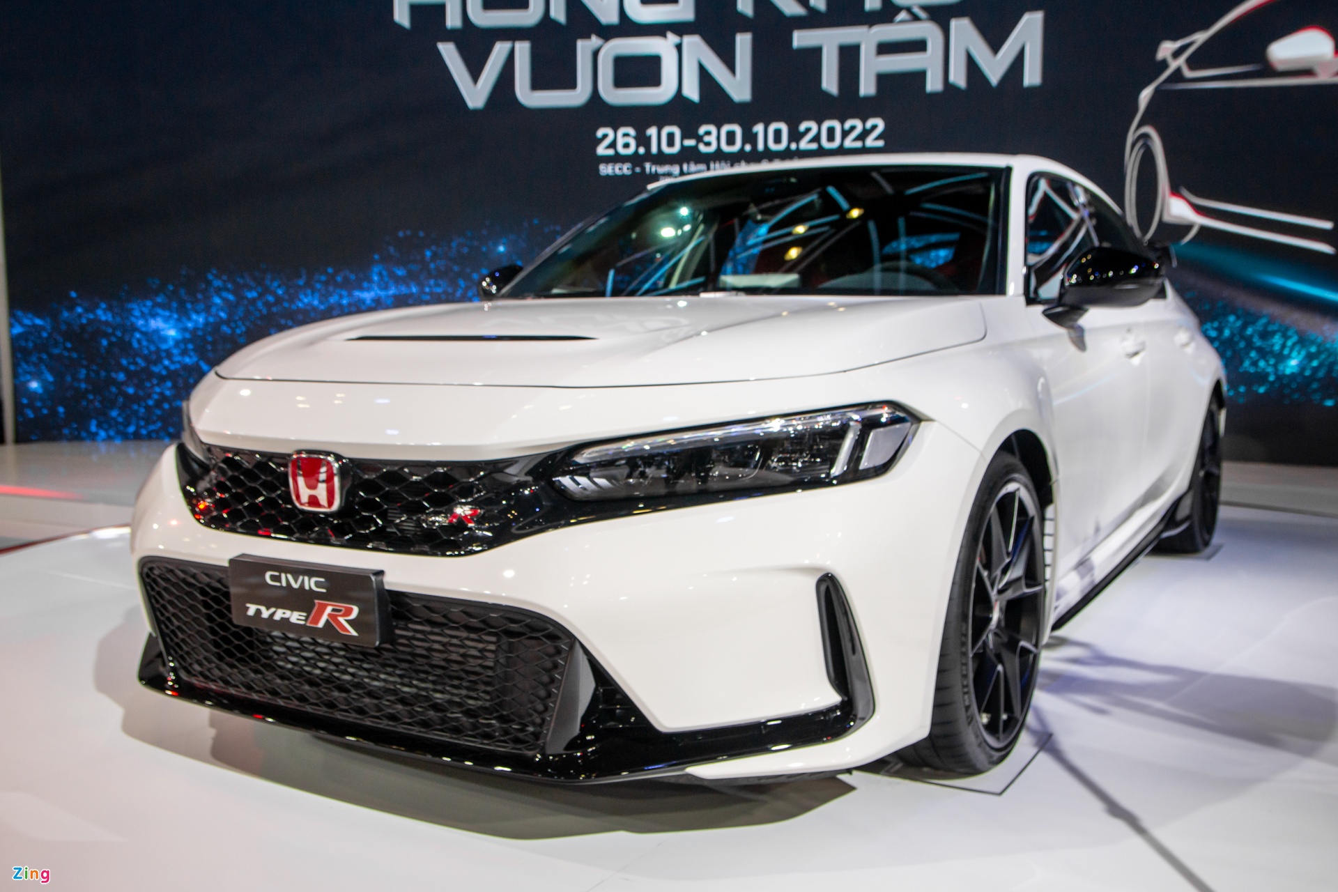 Soi chi tiết Honda Civic Type R thế hệ mới tại Vietnam Motor Show 2022
