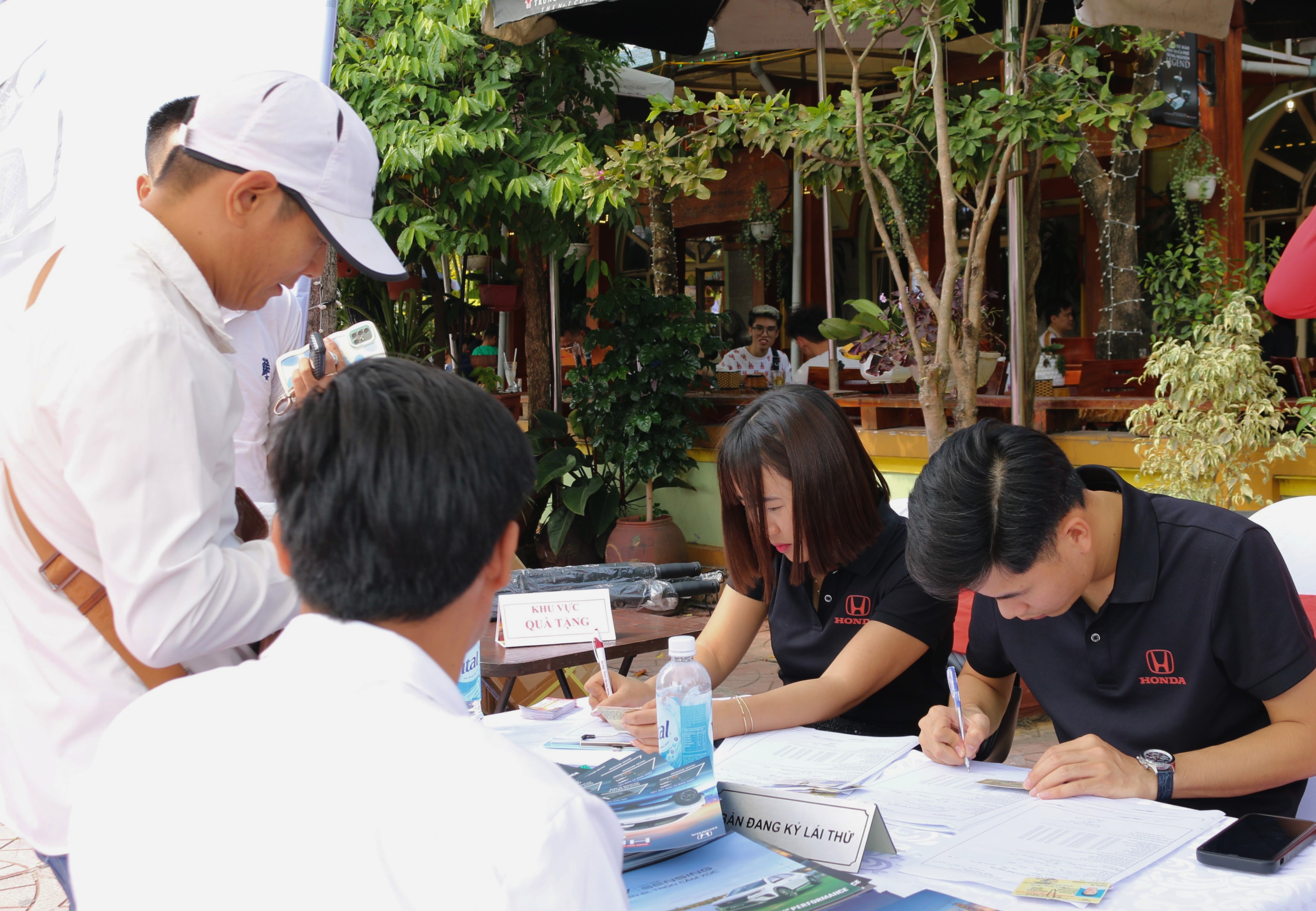 ce4bacd2-f12b-43f8-8d78-a205d9475a8f