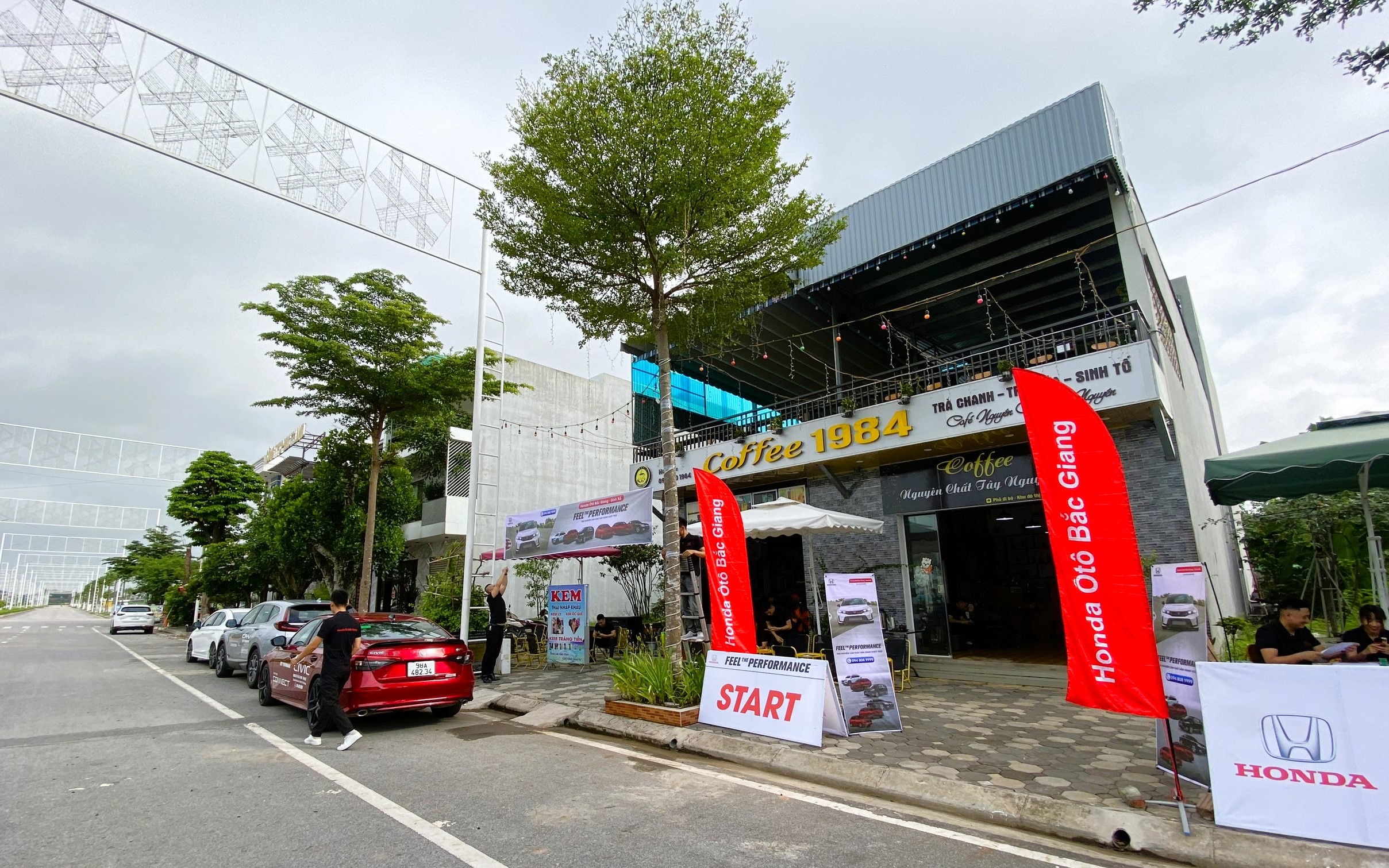 z4537053489849_71ec50e8850370f70276db368ae3440f